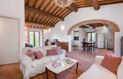 Sinalunga Villa | Private Villa Near Montepulciano with Pool & Panoramic Views