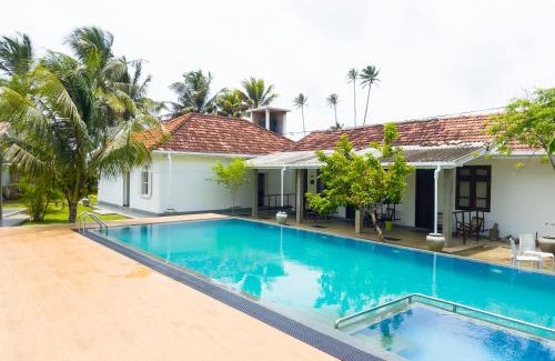 Midigama Villa | Charming Oceanfront Villa at The White House Retreat
