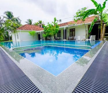 Midigama Villa | Charming Oceanfront Villa at The White House Retreat