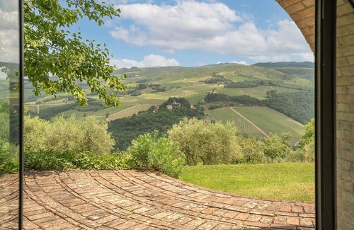 Radda in Chianti Villa | Idyllic Private Villa with Pool & Hot Tub near Greve In Chianti
