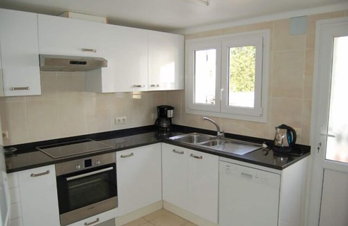 L'Escala House | Discover Villa Alba: Private Pool, WIFI & Top Rated 9.8