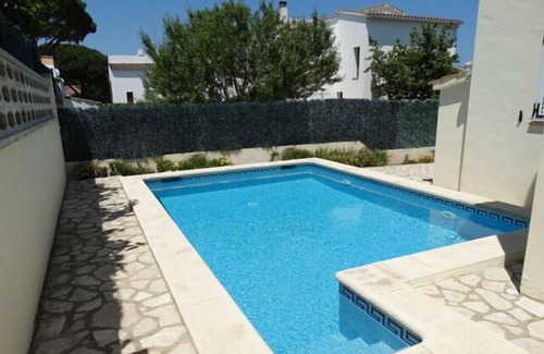 L'Escala House | Discover Villa Alba: Private Pool, WIFI & Top Rated 9.8