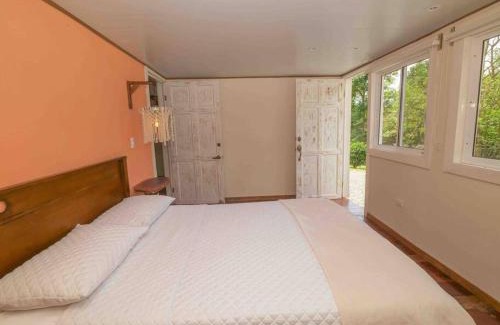 Londres Villa | Private Villa with Pool near Manuel Antonio beach