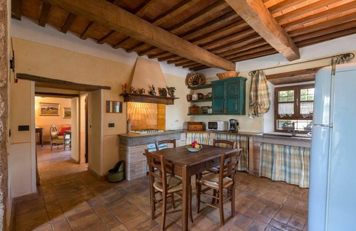 Manciano Villa | Private Villa with Pool, Pets Welcome & Scenic Views