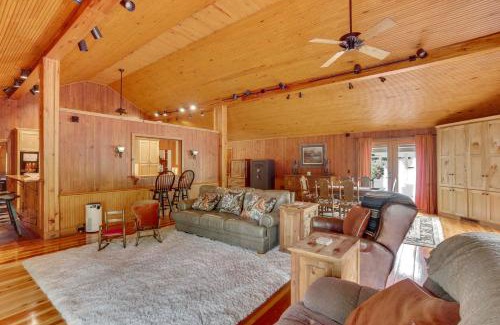 Ruffin House | Cozy Walterboro Estate with Deck and Fire Pit for Families