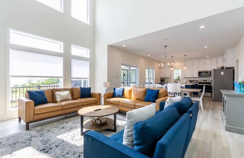 Tracys Landing House | Idyllic Waterfront Retreat: Pool, Hot Tub & Game Room