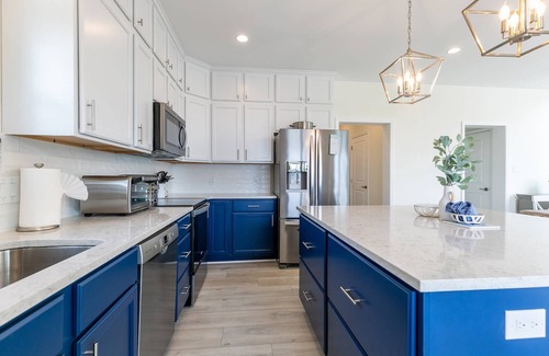 Tracys Landing House | Idyllic Waterfront Retreat: Pool, Hot Tub & Game Room