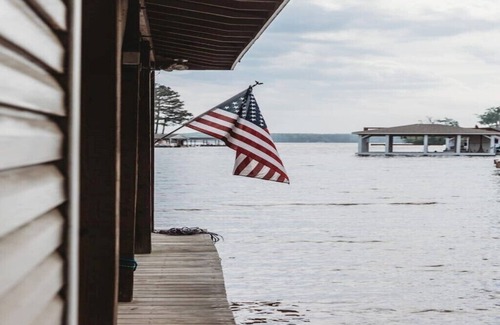 Bracey House | Waterfront Lake Gaston Retreat with 6 Bedrooms & Views