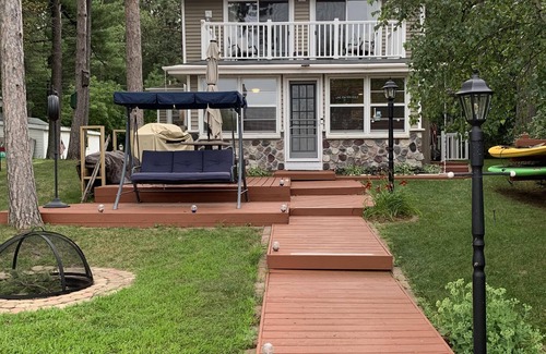 Wautoma House | Lakefront Escape at Fox Tail Bay - Rated 9.8 by Guests