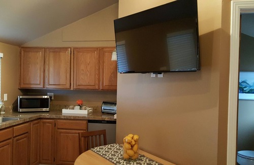 North Junior College Neighborhood Association Apartment | Serene Wine Country Retreat with Ocean View and Spa