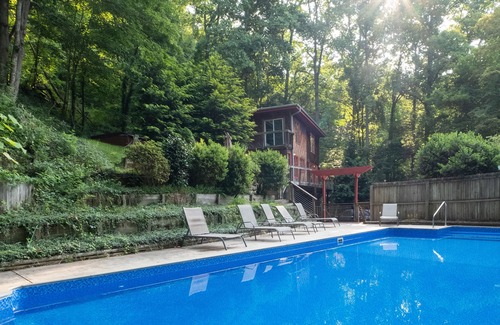 Skyland House | Private Wooded Paradise with Hot Tub & Summer Pool, 9.8/10