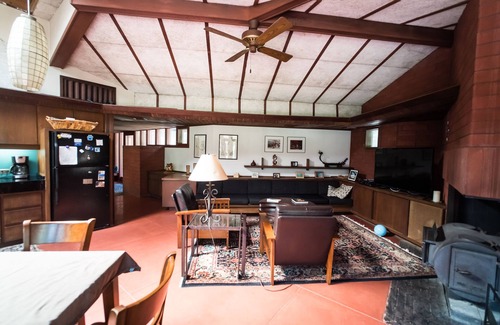 Mechanicsburg House | Exclusive 'Wright' Retreat: Pet-Friendly Escape Near Hershey