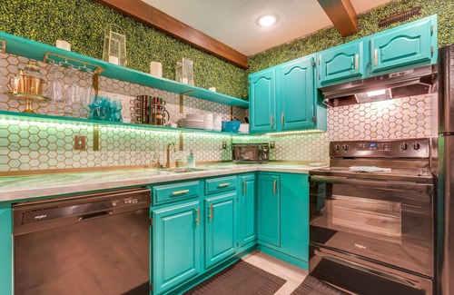 Johnson City House | Pet-Friendly Retreat Near Tweetsie Trail with Game Room