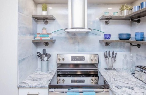 University District Apartment | Renovated OSU/Expo Center Stay with Private Parking