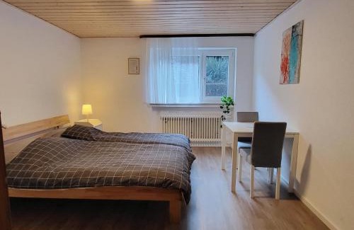 Glatt House | Cozy Room with Glatttal Views near Wasserschloss