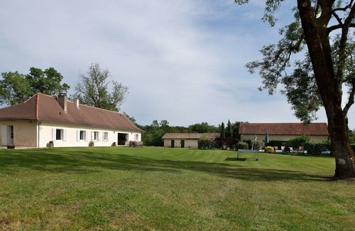 Eygurande-et-Gardedeuil House | Exclusive Retreat with Heated Pool and Ocean Views