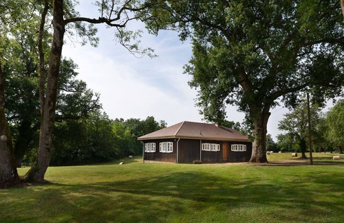Eygurande-et-Gardedeuil House | Exclusive Retreat with Heated Pool and Ocean Views