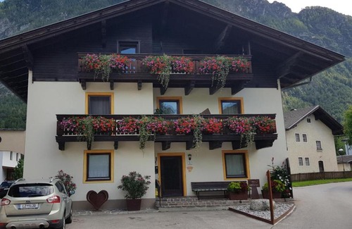 Lienz House | Highly Rated Privatzimmer Bundschuh - Your Perfect Getaway