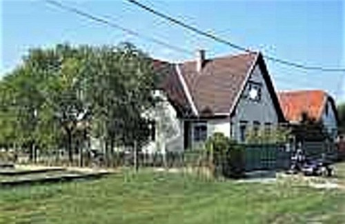 Hortobagy House | Child-Friendly Retreat at Privatzimmer Csikos - Rated 9/10
