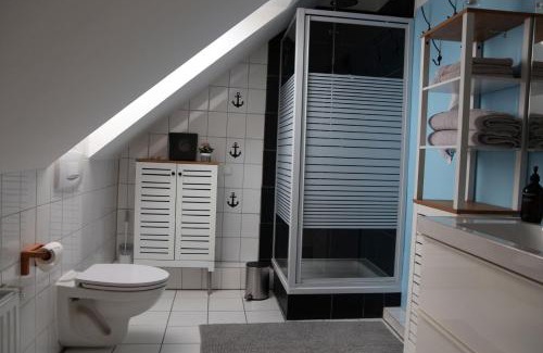 Region Hannover District Apartment | Cozy Room with Private Bath and Kitchen - Rated 9.2/10