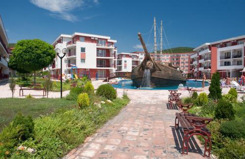 Elenite Apartment | Beachfront Privilege Apartments with Pool and Spa Amenities