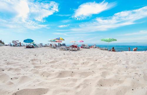 Elenite Apartment | Oceanfront Privilege Fort Beach Apartments with Pool & Spa