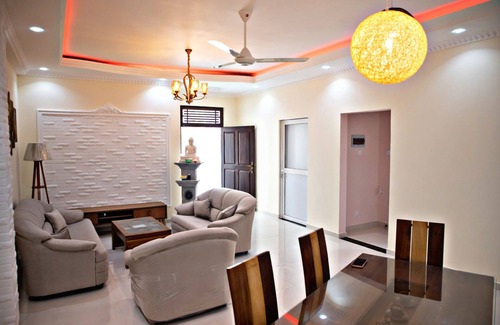 Pinwatta Apartment | Budget-Friendly Priyalanka Apartments with Kitchen & Breakfast
