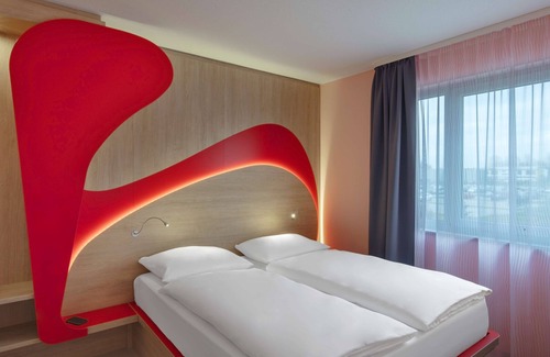 Hallbergmoos Hotel | Discover prizeotel Munich-Airport: Rated 8.8 with Breakfast