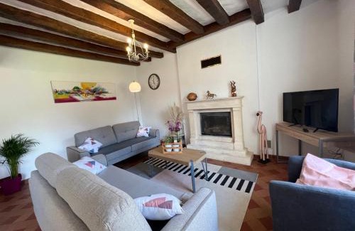 Parigne-lʼEveque House | La Bergerie: Pet-Friendly Retreat with Ocean Views