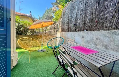 La Californie Apartment | Beachside Retreat Near Promenade des Anglais with Breakfast