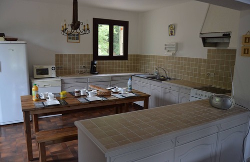 Barjac House | Relaxing Retreat Near Uzès with Pool and Tennis Court