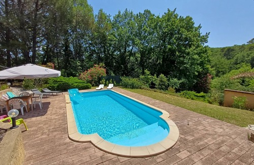 Barjac House | Relaxing Retreat Near Uzès with Pool and Tennis Court