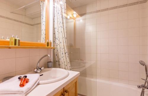 La Clusaz Apartment | Cozy Apartment with Aravis Views, Pet-Friendly & Near Slopes