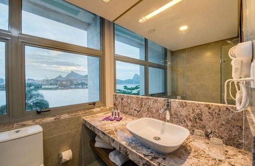 Centro Hotel | Elegant Prodigy Santos Dumont: 4-Star Stay with Pool & Spa
