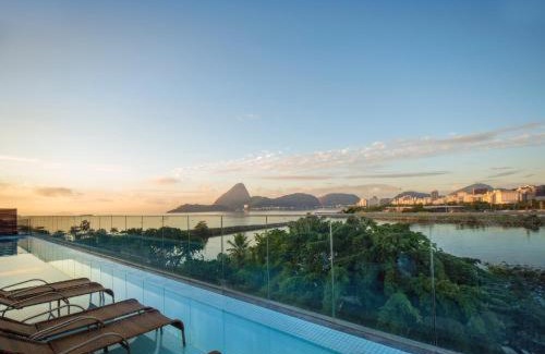 Centro Hotel | Elegant Stay at Prodigy Santos Dumont with Ocean Views