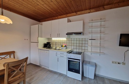 Uttendorf Apartment | Convenient Profelt Apartment B with Pool and Lake View