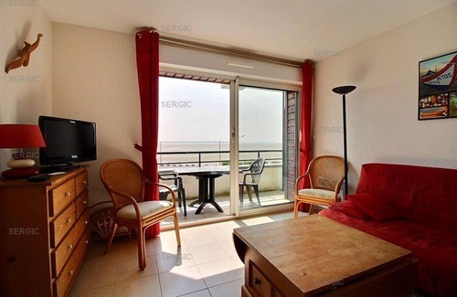 Le Crotoy Apartment | Stay at Our Oceanfront Residence with Stunning Sea Views