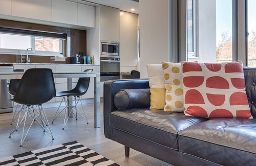 Cremorne Apartment | Convenient Living Near the City with Family-Friendly Amenities
