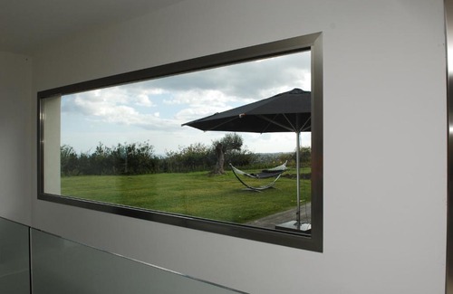 Santa Venerina House | Pet-Friendly Retreat at Profumo Di Zagara with Hot Tub