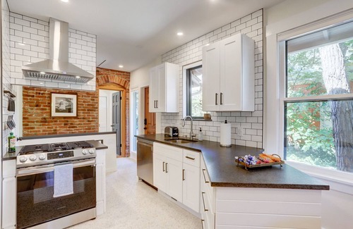 Newlands Condo | Downtown Boulder Retreat: 10% Off Monthly Stay!