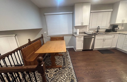 Streamwood House | Discover a Cozy Family Retreat with Fast WiFi & Spa