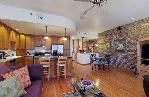 New Tacoma Condo | Enjoy Pet-Friendly Stays at Tacoma's Theater District Condos