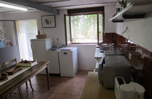 Entrepierres House | tranquil farmhouse retreat near Sisteron with pool & spa