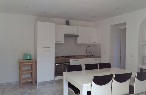 Hendaye Apartment | Beachside Apartment with Garden, Rated 10/10 by Guests