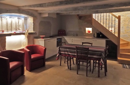 Limogne-en-Quercy House | Idyllic Farmhouse Retreat near Causse de Limogne