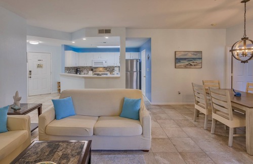Clearwater Condo | Perfect Getaway at Clearwater Beach with Pool & Ocean Views