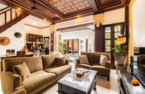 Kerobokan Villa | Stylish 3BD Villa with Pool & Spa - Rated 10/10 by Guests