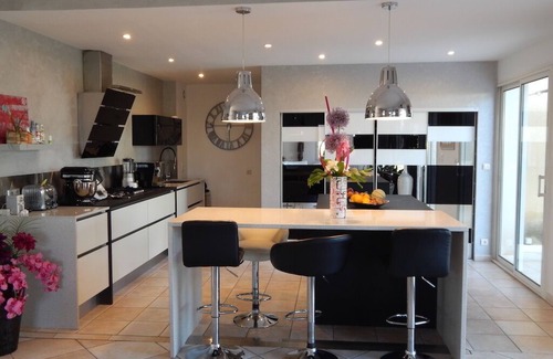 Saint-Aunes House | Attractive Property with Pool, Gym & Games Room Fun