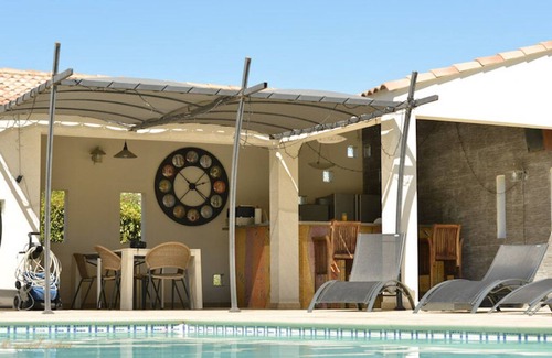 Saint-Aunes House | Attractive Property with Pool, Gym & Games Room Fun