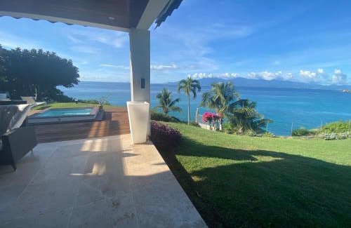 Dampierre Villa | Design Haven by the Sea: Guest Rated 10/10 with Ocean Views